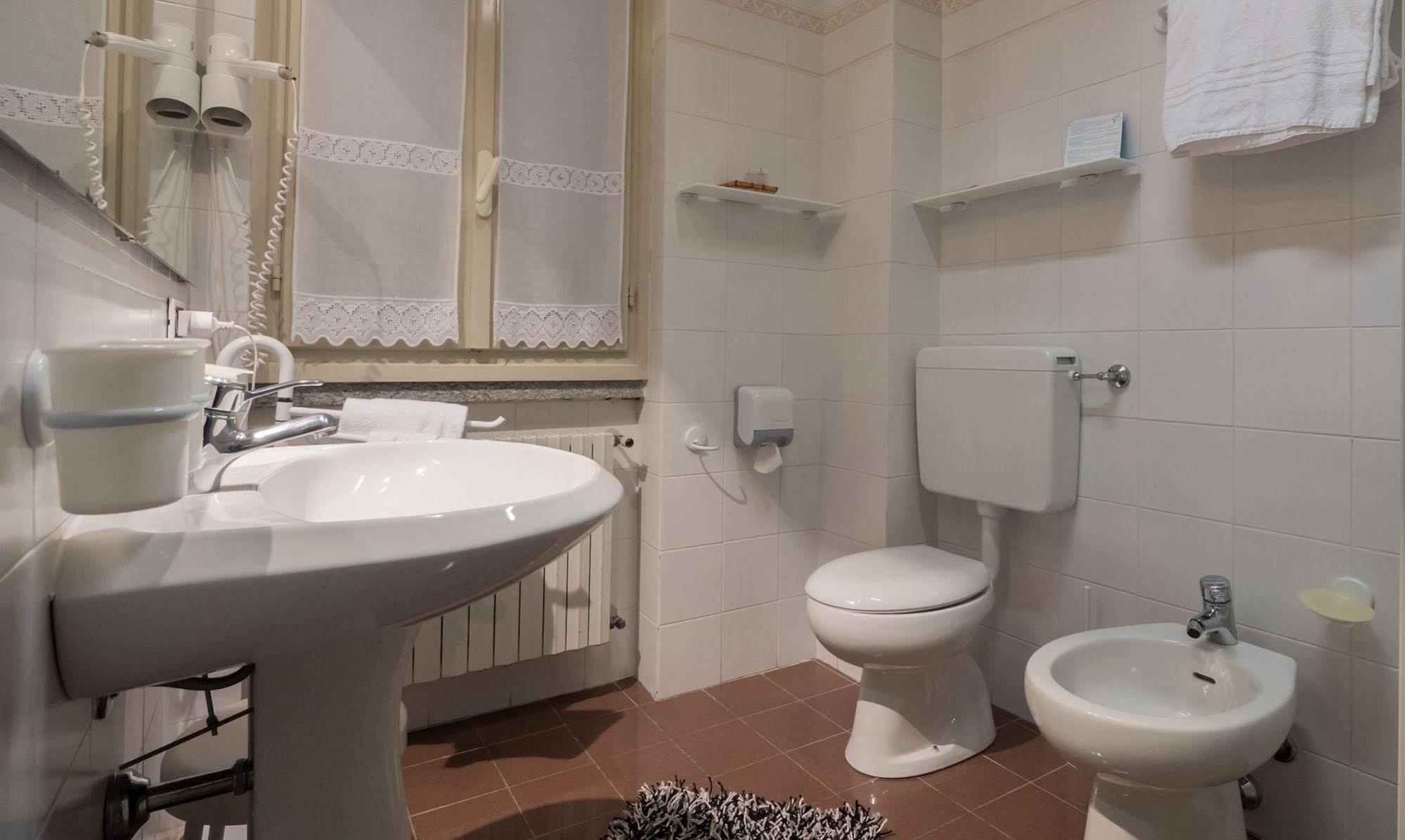 Hotel Aquadolce Verbania Ngoại thất bức ảnh